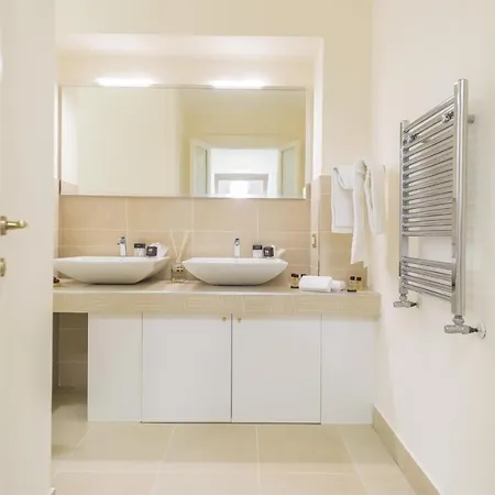 Hemeras Boutique Homes - Super Central Luxury