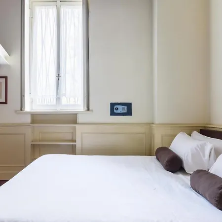 Exclusive 4Bdr Apartment Near Duomo *
