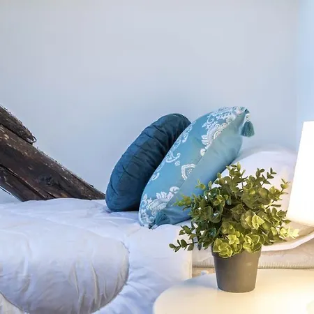 Apartman Altido Charming Flat For 6 In Historic Carrobbio *