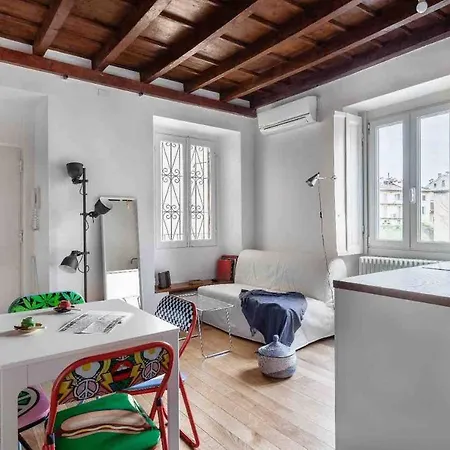 Cozy And Comfy Studio In Brera Apartment