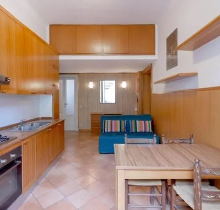 Alessia's Flat- Loreto 2 アパート