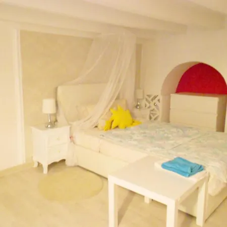 Cozy Private Mezzanine In Shared Pensjonat *
