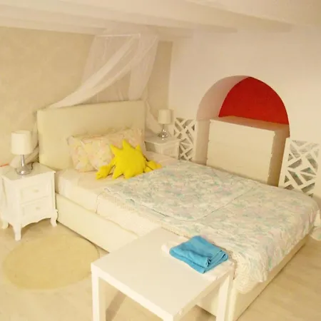 Cozy Private Mezzanine In Shared Mediolan