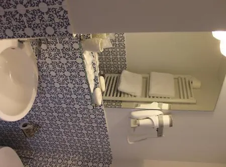 Abracadabra Tortona Bed & Breakfast 4*