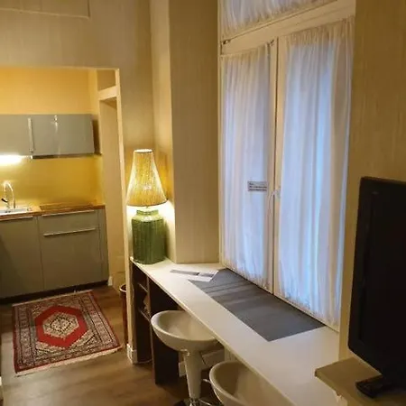 Guesthero - Cozy Near Porta Venezia Apartment