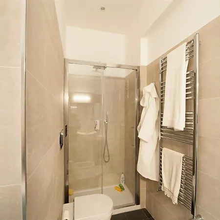 Spacious New Bed & Breakfast Milán
