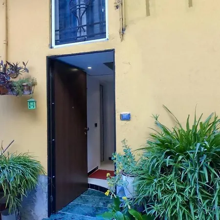 Elegant Cozy Private Mezzanine In Shared Mailand