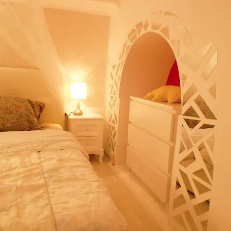 Elegant Cozy Private Mezzanine In Shared *