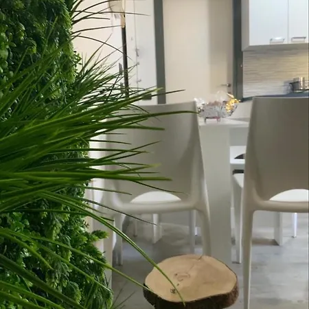 Charming Elise- Close To Station *