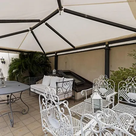 Chic With Terrace *