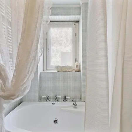 Chic With Terrace Apartment Milan
