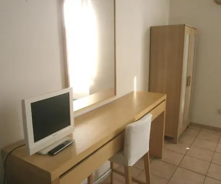 Victoria Aparthotel 2*