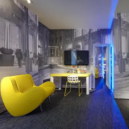 The Street Duomo | A Design Boutique Milán