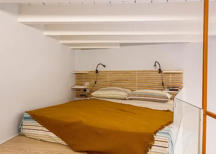 Guesthost - Comfy In Isola Lejlighed