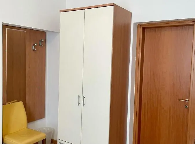 Hotel Amico Milano Certosa Otel *