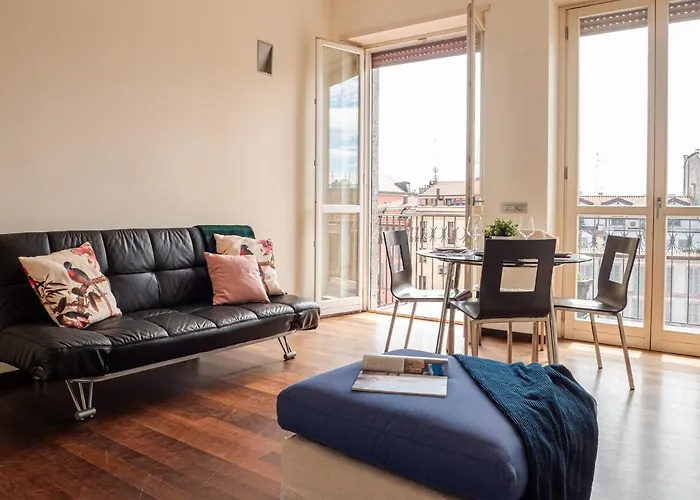 The Rent - Bright Two-bedroom In De Amicis Daire