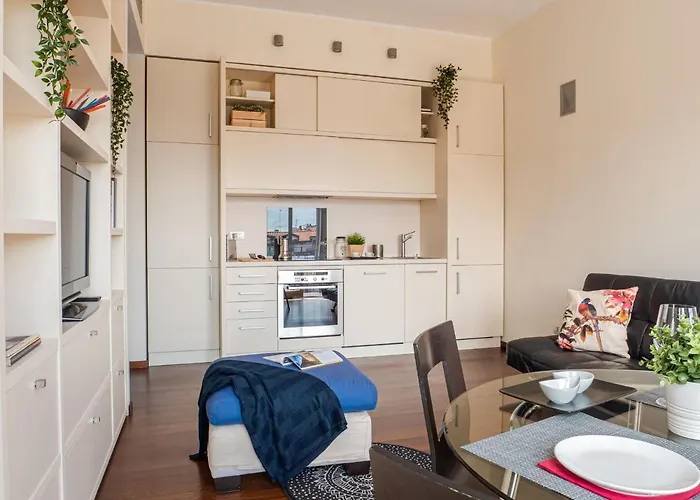 The Rent - Bright Two-bedroom In De Amicis * Milano