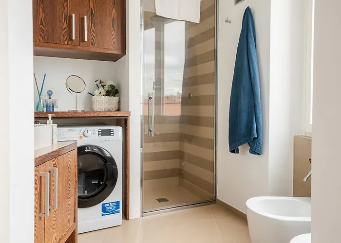 The Rent - Bright Two-bedroom In De Amicis Daire *