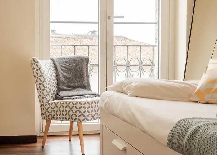 The Rent - Bright Two-bedroom In De Amicis Daire Milano