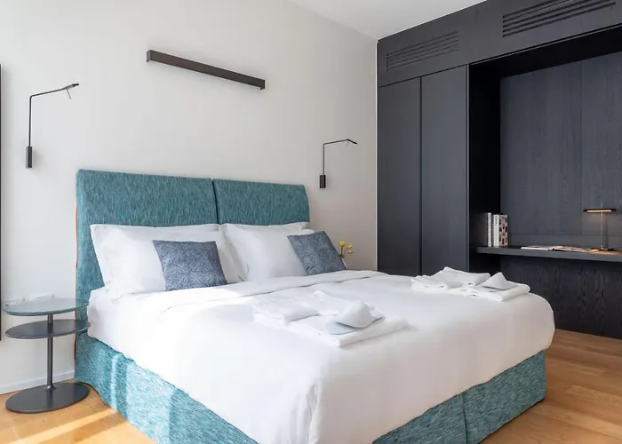 アパートホテル Bmore Duomo - Luxury Near Duomo 4*