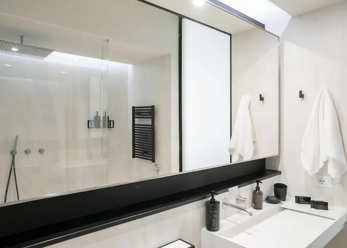 Bmore Duomo - Luxury Near Duomo アパートホテル 4*
