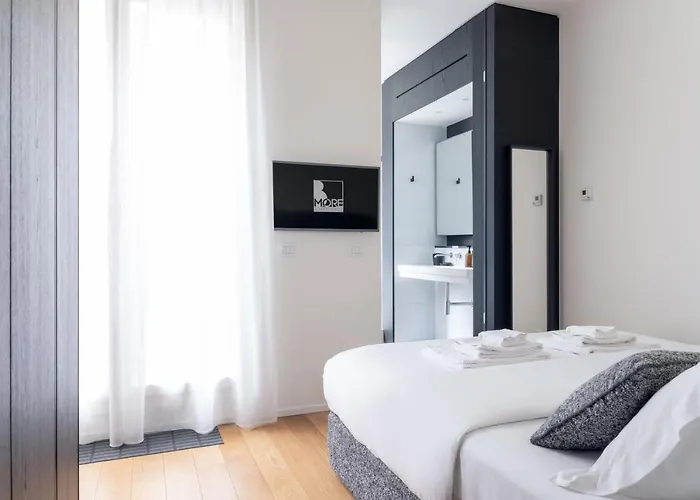 アパートホテル Bmore Duomo - Luxury Near Duomo ミラノ