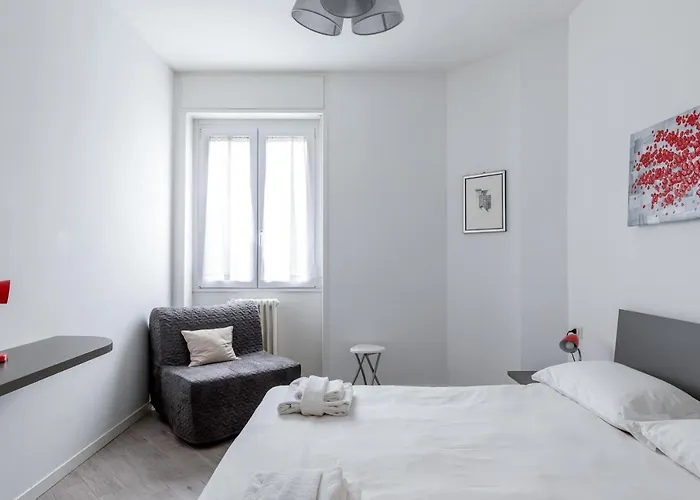Piazza De Angeli M1 Comfortable Flat With Balcony * Milaan