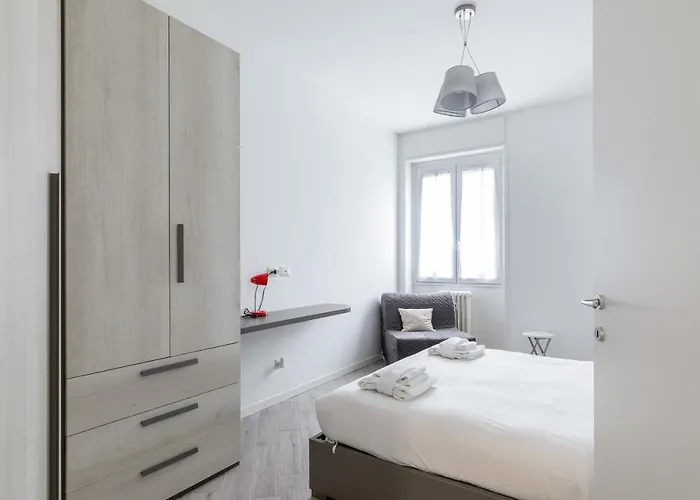 Hotel Piazza De Angeli M1 Comfortable Flat With Balcony *