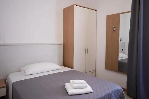 Hotel Amico Milano Certosa Otel *