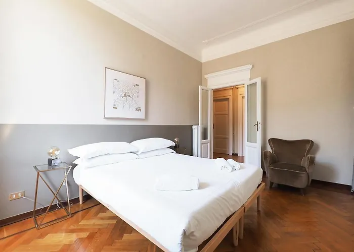Contempora - Piazza Grandi 3 * Милан