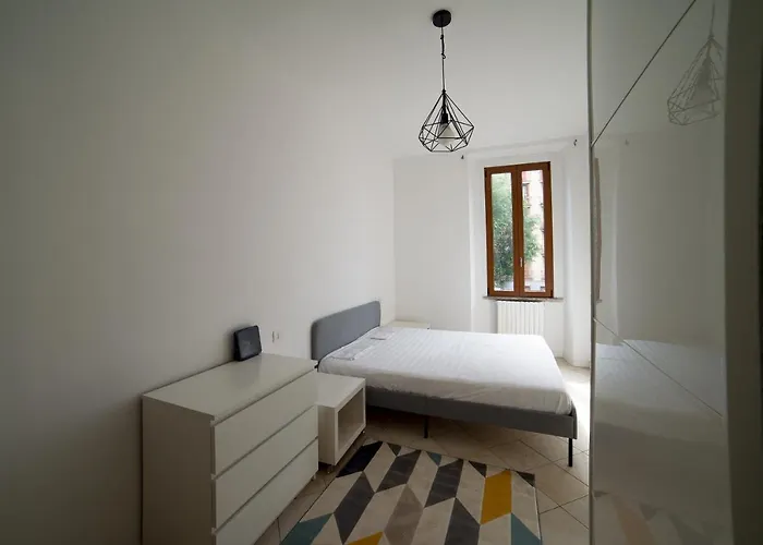 Hbhall Navigli 30