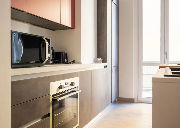 The Rent - Beautiful Two-bedroom Close To Cinque Giornate Square Appartement Milaan