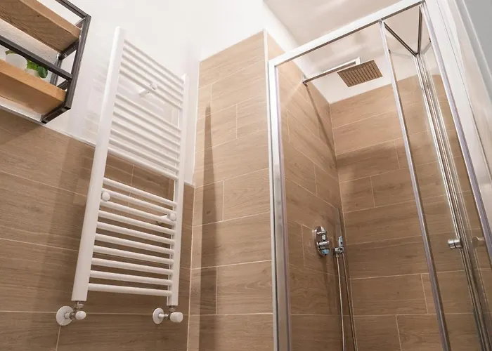 The Rent - Beautiful Two-bedroom Close To Cinque Giornate Square * Milaan