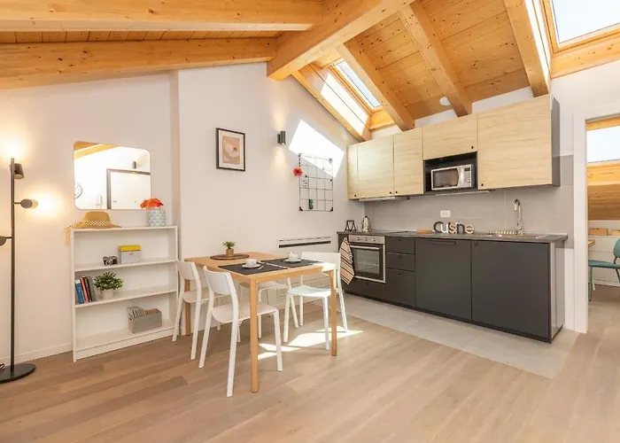 Joivy Solari Tolstoj Apartment Milan