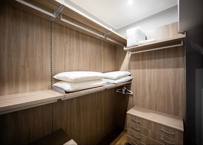 New Wonderful Bilo With Walk-in Closet From Moscova Milán