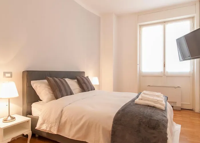 Royal - Centro Cadorna Apartment