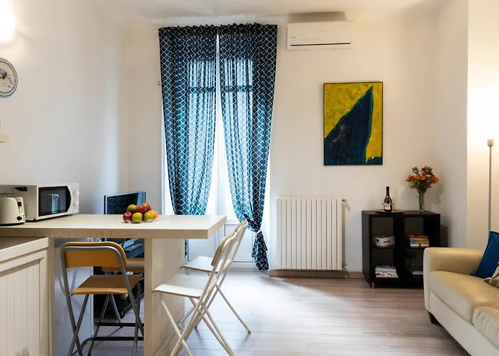Cosy - Porta Romana M3 아파트 *