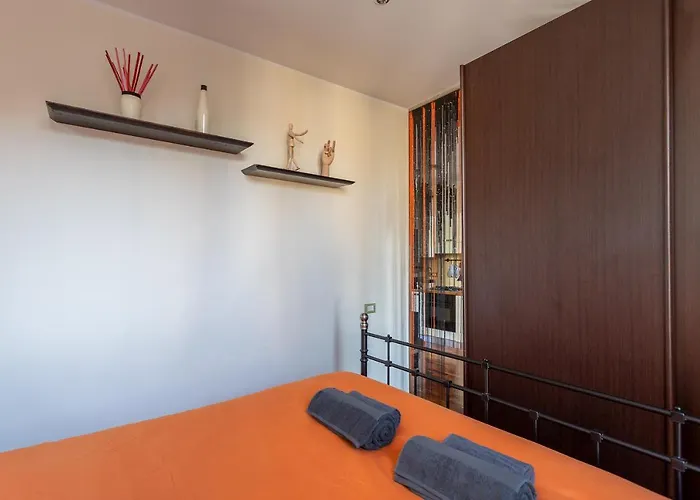 Apartment [central Station-duomo] Design, Wifi&netflix *