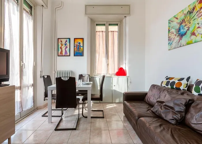 Апартаменты Cosy Close To Iulm Милан