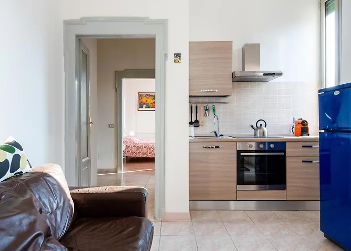 Cosy Close To Iulm Апартаменты *
