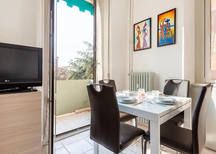 Cosy Close To Iulm Апартаменты Милан