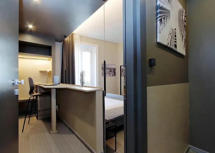 Vico Fashion District 게스트하우스 4*