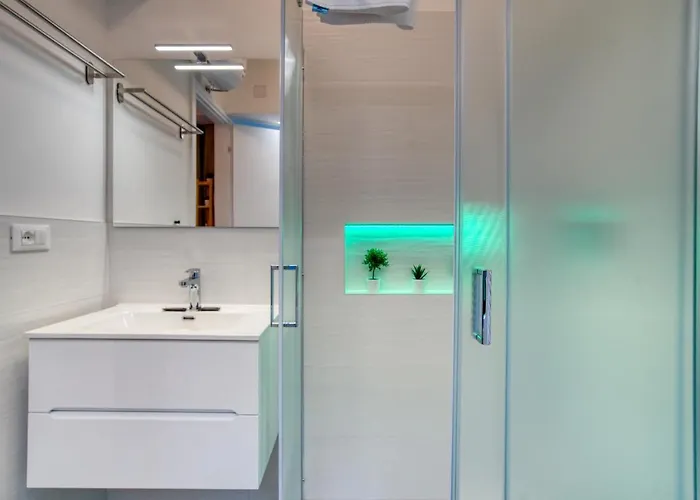 Suzzani 273 Hotel