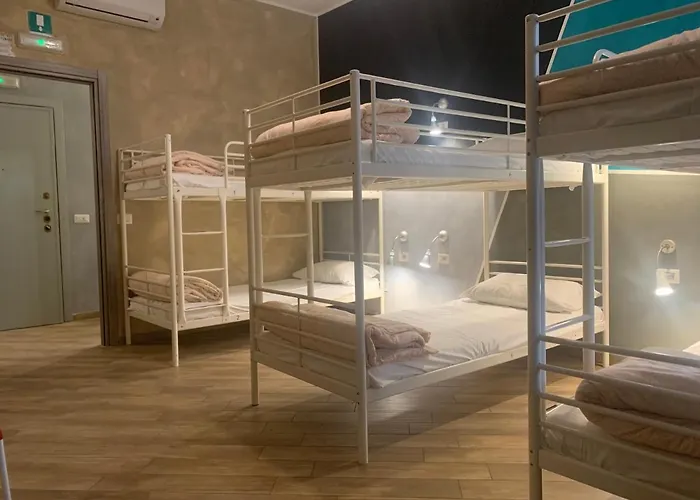 Gloria Hostel *