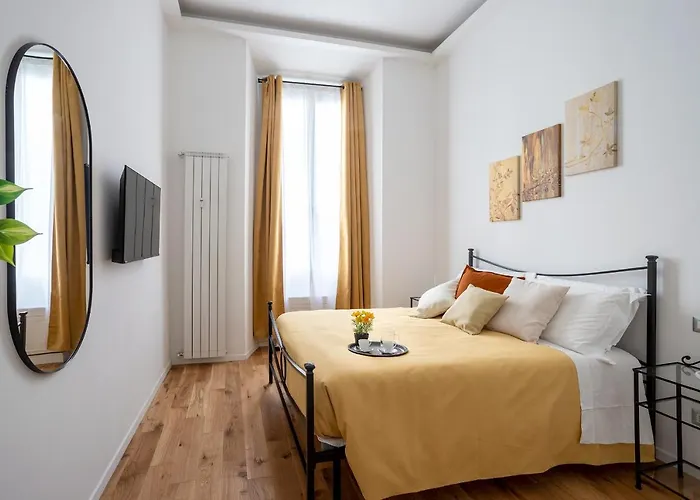Rent - Duomo Brera - Elegant In Design District Lejlighed Milano