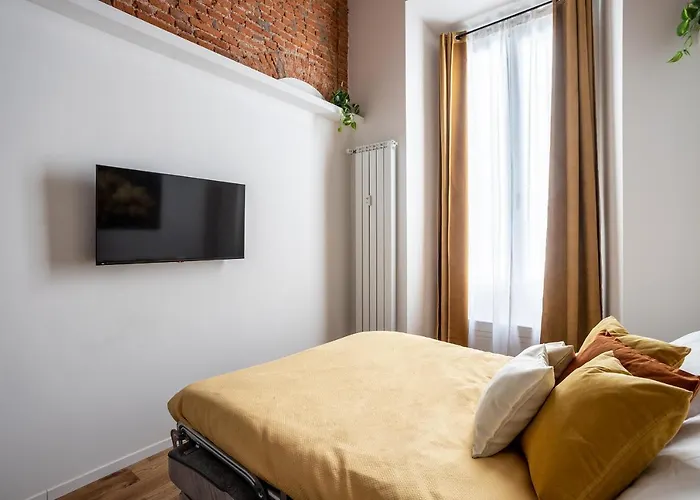 Rent - Duomo Brera - Elegant In Design District *