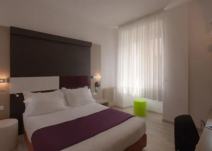 Hotel Genius Downtown 3*