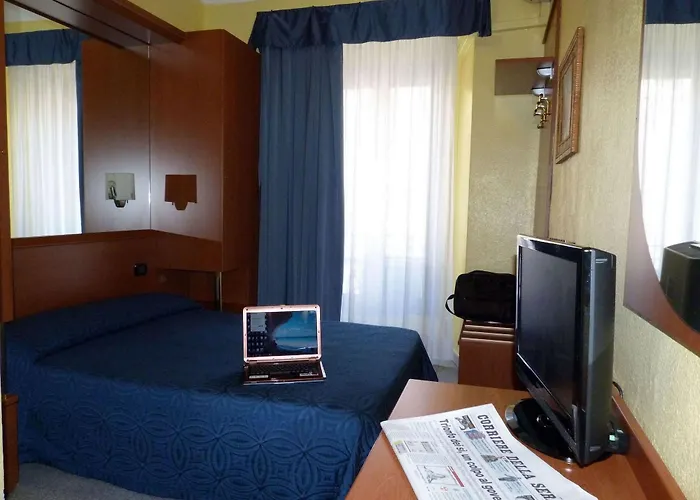 Aurora Hotel