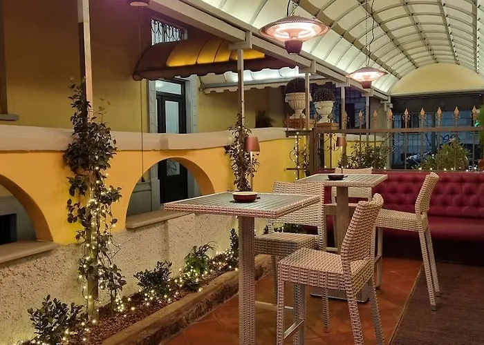 Charly Hotel 3*