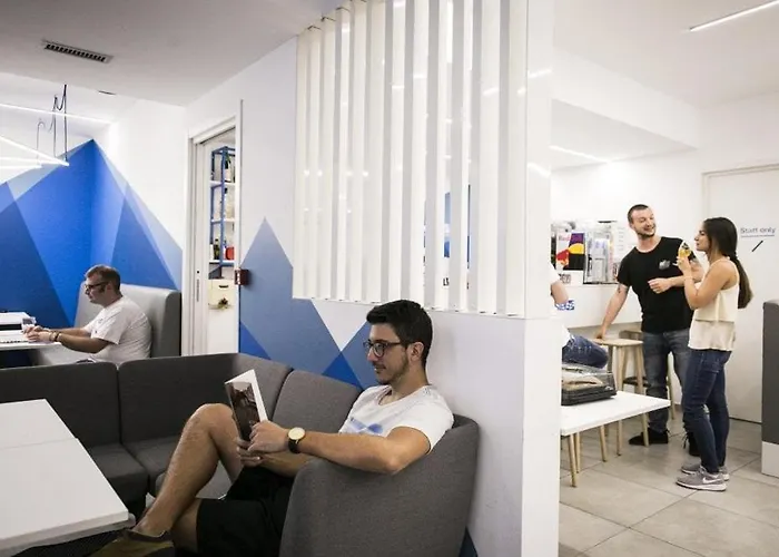 Hostel Ostelzzz